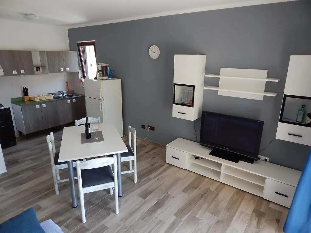 Apartment Martina Banjol Kroatië